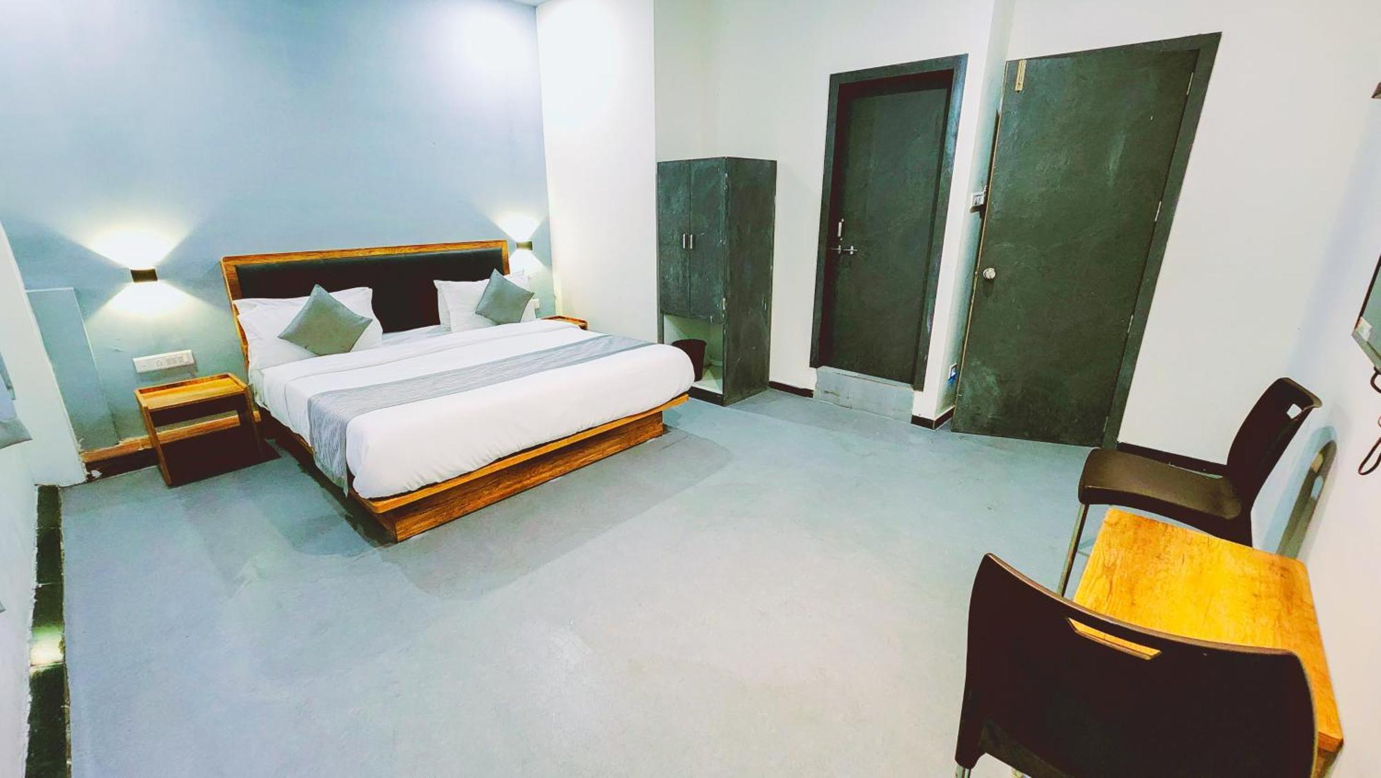 Nova Hotel New Crossroad ラージコート エクステリア 写真